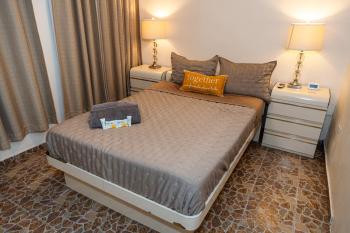 Compact Haven with Private Entrance and FREE Parking and Laundry, Ponce (photo 4)