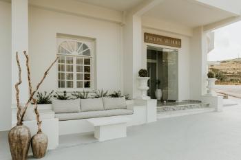 Paradise Art Hotel by Mr and Mrs White, Andros (photo 3)