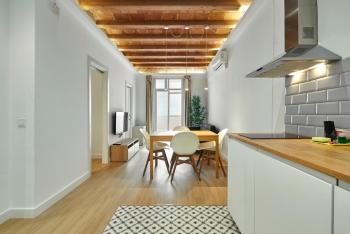 Vibrant and modern apartment, Barcelona (fotografie 3)