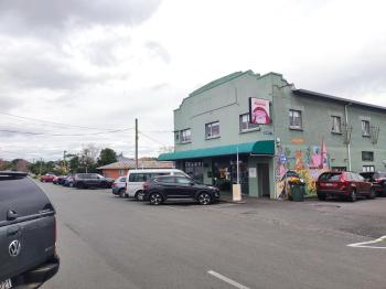 MT Eden home at commercial food street, Auckland (fotografie 4)