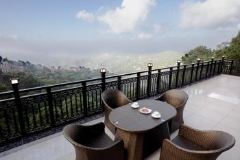 LUXE RESORTS - CENTRALLY HEATED AIR CONDITIONED HOTEL in THE HEART OF KASAULI, Kasauli (foto 4)
