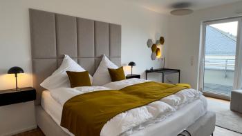 ARYVE Boutique-Apartment DRESDNER PENTHOUSE mit Dachterrasse - Tiefgaragenstellplätze - Design-Interieur, Drážďany (fotografie 3)