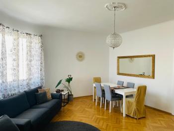 Blue Church views Bezrucova - 3 bedrooms sleeps 6, Bratislava (Foto 3)