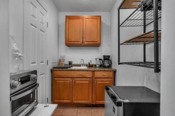 Small 1-bedroom with small yard in West Hollywood, Los Angeles (fotografie 4)
