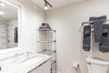 Studio apartment with prime location, Cleveland (photo 5)