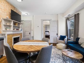 Carriage Manor - Sun Soaked 1BR - Close to CCF, Cleveland (photo 5)