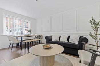 Inicio Stays - NEW! Stunning Home - Free Parking - Sleeps 8 - Near M6, Birmingham (photo 4)