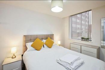 322 Large Modern 2-bedroom kingsize apartment city centre, Birmingham (photo 2)