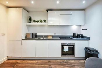 322 Large Modern 2-bedroom kingsize apartment city centre, Birmingham (photo 5)