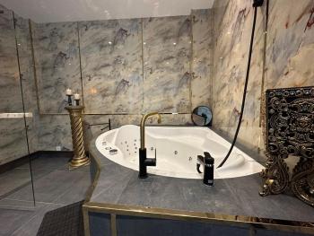 Suite Julius Cesar mit Private Sauna & Whirlpool, Berlín (fotografie 3)