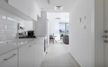 סוויטות עם נוף וצמודות לים במתחם SeaSide היוקרתי עם בריכה - By SEAELO EILAT, Ejlat (fotografie 3)
