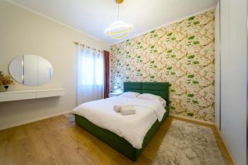Modern 2 bedroom apartment with balcony in central location, Tirana (photo 5)