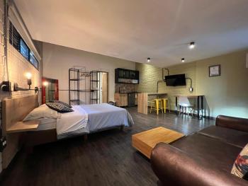 FRN101 Cozy loft located in a popular in Poblado By Roots Rentals, Medellín (foto 5)