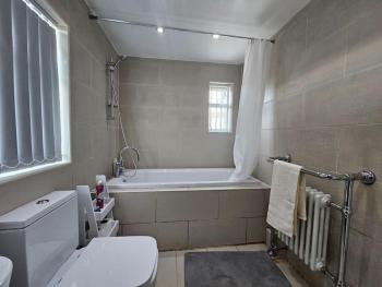 City Centre - Comfy 6 beds - Up to 30 percent off - Contractors delight, Liverpool (photo 5)