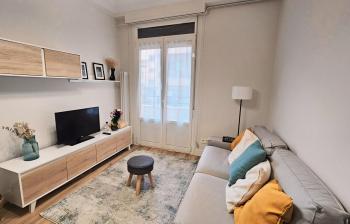 Central River Room - private WC, Bilbao (photo 2)
