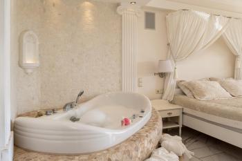 Jacuzzi Penthouse with Terrace and Free Parking - Riga, Рига (фото 2)