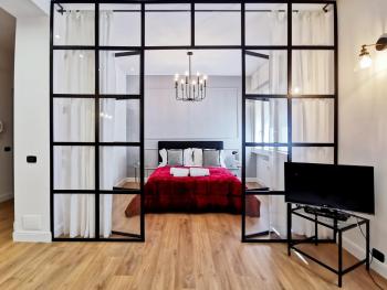 ChicLife - FLORENTIN Downtown Design Apt, Bergamo (photo 2)