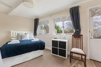 Garden Flat with Bath Skyline Views & Private Patio, Бат (фото 2)