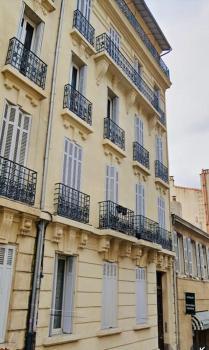 Spacieux appartement T4 avec cours privée, Marseille (photo 2)