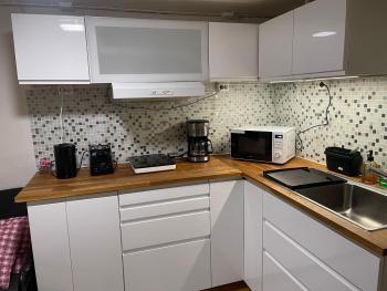 Nice Apartment with1 bedroom Separate living room with a sofa bed and a tiny kitchen a bathroom located in Nordstrand near by the Sea for 3 guests with a garden and grill with sea view just outside the apartment, Oslo (photo 4)
