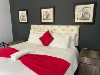 2 on ZK Matthews Guesthouse, Mthatha (zdjęcie 2)