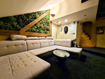 Studio 69 - Old town, 125m2, free parking, best view, Bratislava (fotografie 3)