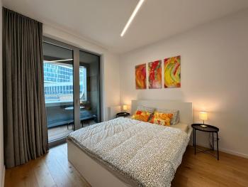 Sky1 Modern Aptm on 7 floor with Rooftop View, Bratislava (fotografie 4)