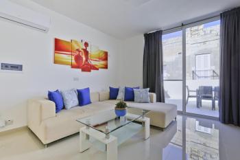 Exquisite 3-bedroom Duplex Penthouse with Jacuzzi in Valletta Centre, Валетта (фото 4)
