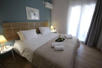 Penthouse lux flat with 2 bd next to larissis, Atény (fotografie 5)