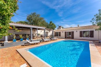 Villa Algarve 4 Ensuite Bedrooms, Private Swimming Pool, Beautiful Gardens with water features and natural Bio Pool, Almancil (fotografie 3)