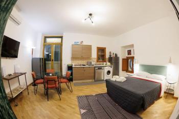 Dante Studio Apartment Super Central next metro By HouseinNaples, Naples (photo 3)