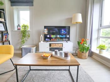 Sunny Apartment - 8 Mins Drive to Coop Arena - Pass the Keys, Manchester (photo 4)