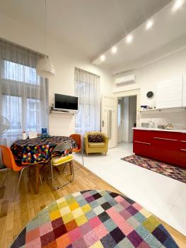 Rainbow Pearl Apartment at St Stephen' s Basilica, Budapešť (fotografie 4)
