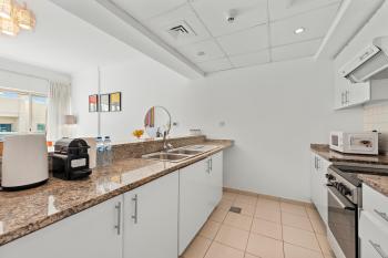 Charming 1BR in The Greens, Near Metro, Dubai (foto 4)