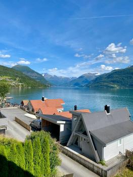 Stryn - Faleide - hus ved fjorden, Stryn (foto 2)