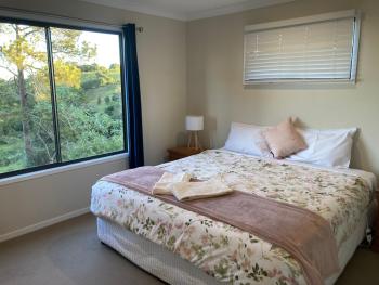 Flame Tree Chalet, Booroobin (photo 2)