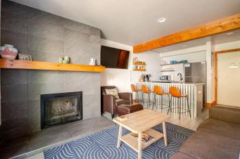 Der Steiermark Unit 108 - Cozy King Studio Off Main St & Peak 9 Base w AC, Balcony, Shared Hot Tub & Free Parking - No Fireplace, Breckenridge (Foto 5)