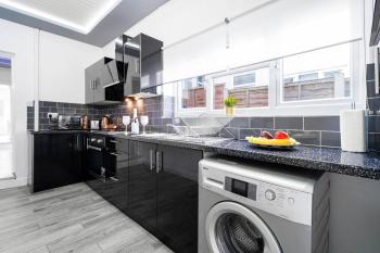 Five Bedroom Townhouse - Near City Centre - Edgbaston - On Street Parking - Wifi - Netflix - 974P, Birmingham (fotografie 4)
