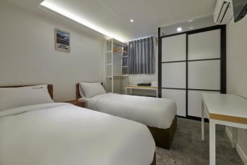 Eight Rest Hostel Myeongdong, Seoul (photo 2)