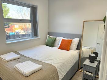 Now Screening…Large Movie Place 60 Inch TV (Sleep 11), Liverpool (photo 3)