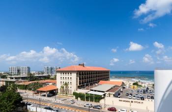 Elegant Duplex with Parking by Beachfront Stay, Herzelia (foto 4)