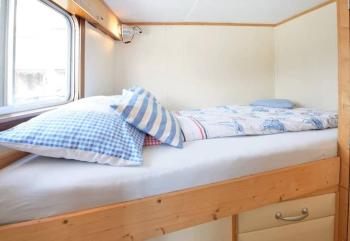 Houseboat Captain's Quarters in Harbour Amsterdam, Amsterdam (photo 4)