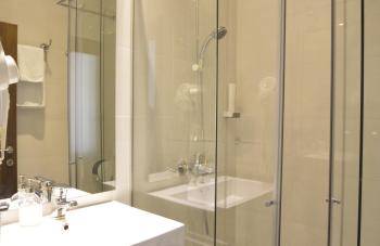 City5 ROOMS & SUITES by LSA - FREE PARKING, Skopje (foto 4)