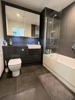 Modern 1 Bedroom Apartment with Balcony in Surrey Quays, Londýn (fotografie 4)