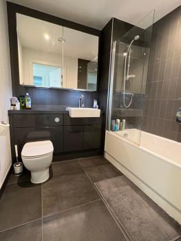 Modern 1 Bedroom Apartment with Balcony in Surrey Quays, Londýn (fotografie 3)