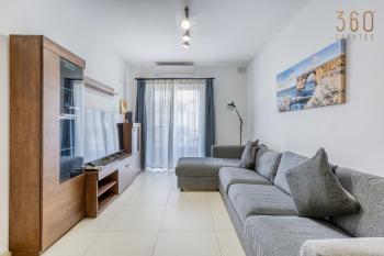 Charming & Central 3BR Apt with Private Terrace by 360 Estates, Биркиркара (фото 2)