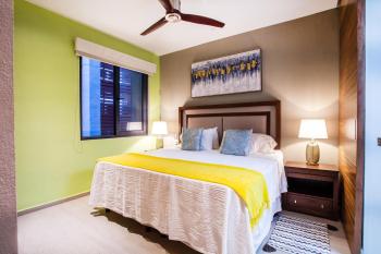 Dedicated workspace, Pool, Gym | Romantic Zone 2BR, Puerto Vallarta (foto 3)