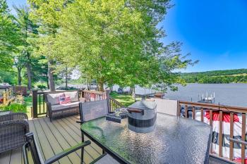 Cottage on Lamoka Lake with Deck, Grill and 3 Kayaks, Hammondsport (zdjęcie 2)