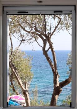 Δωμάτια Κόκκινος Πύργος, Plomarion (fotografie 3)