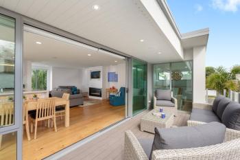 Modern, Spacious Home on Popular Muricata Av - Enjoy Beach, Surf & Sun, Mount Maunganui (foto 2)
